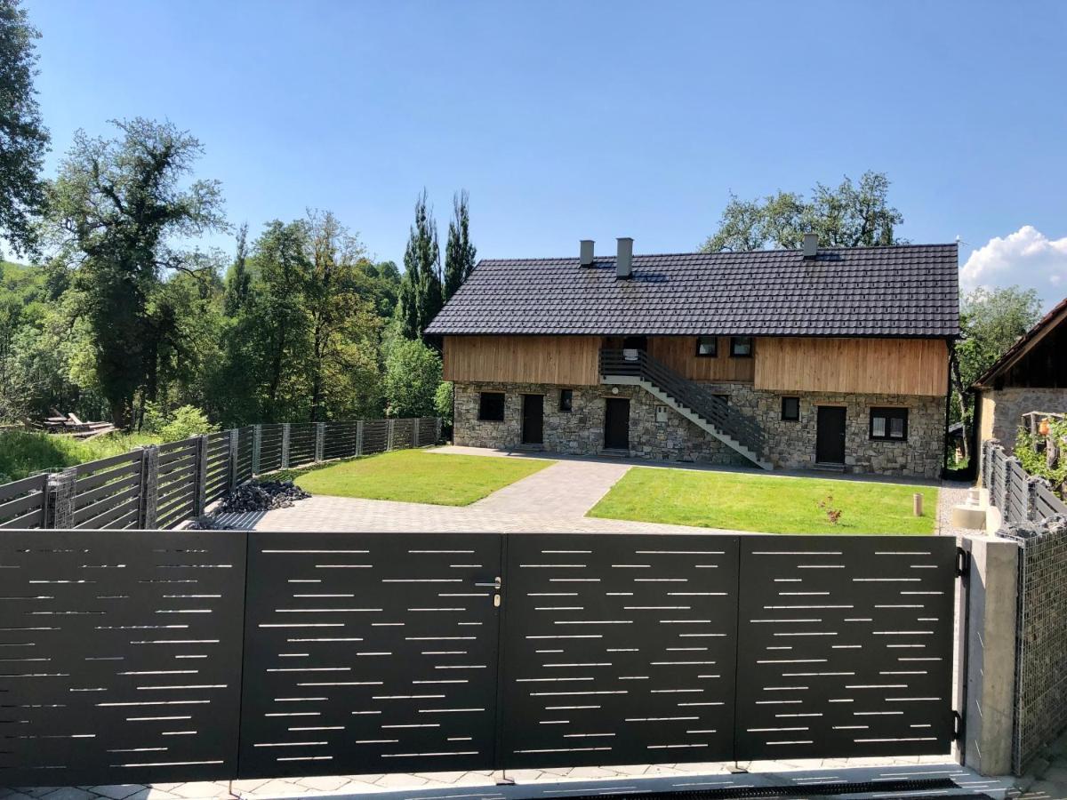 Mulina River Lodge Pribanjci Eksteriør bilde