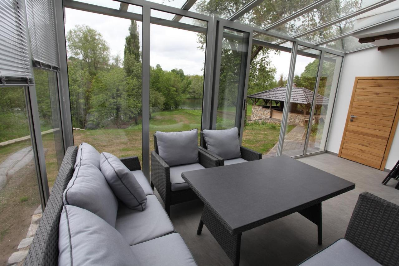 Mulina River Lodge Pribanjci Eksteriør bilde